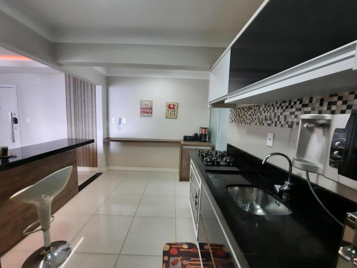 3 Suites Linda Vista Da Orla De Bc A 50M Da Praia - Somente Familiares Balneário Camboriú Exterior foto