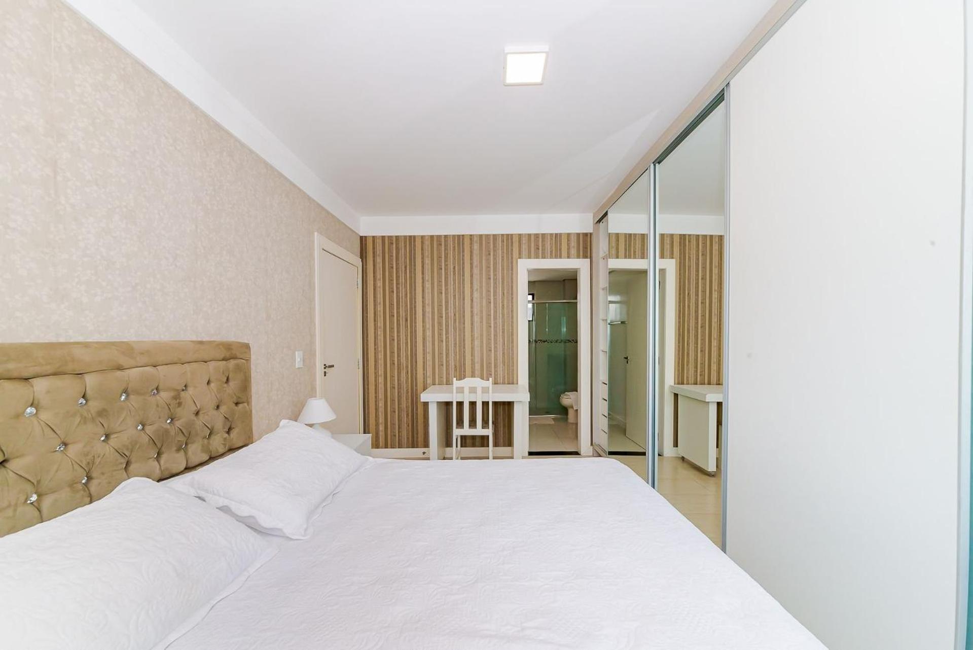 3 Suites Linda Vista Da Orla De Bc A 50M Da Praia - Somente Familiares Balneário Camboriú Exterior foto