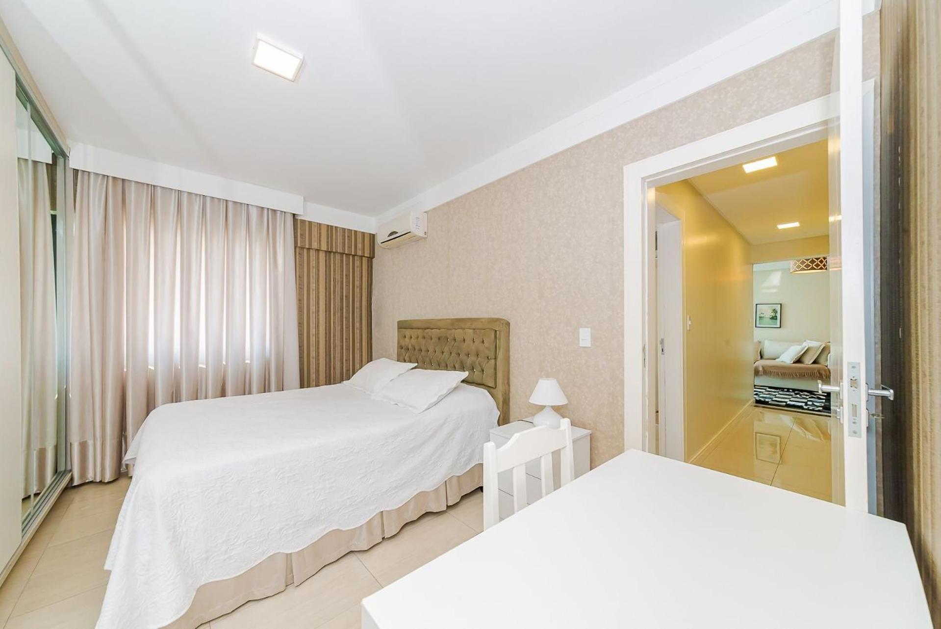 3 Suites Linda Vista Da Orla De Bc A 50M Da Praia - Somente Familiares Balneário Camboriú Exterior foto